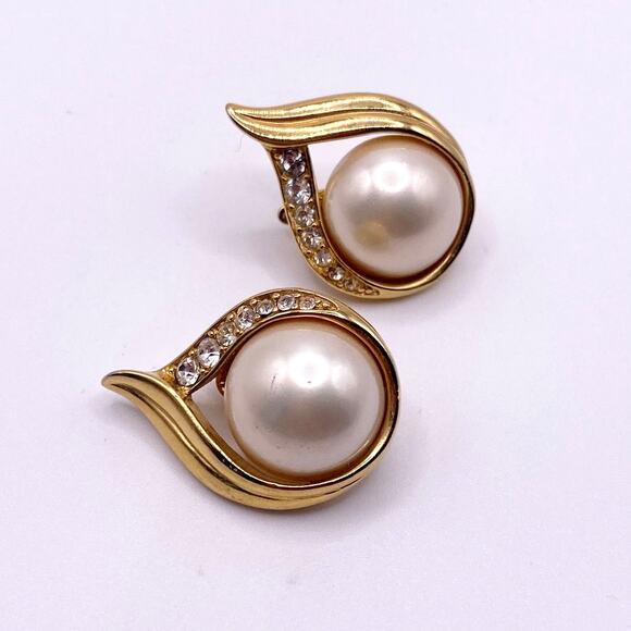 Trifari Clip On Earrings Faux Pearl Gold Tone - Picture 4 of 7